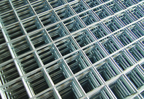 Welded wire mesh panel